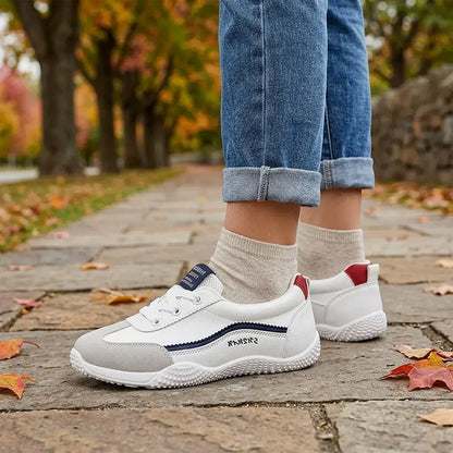 👟【35-40】Ženske tenisice njemačkog stila s okruglim vrhom – lagane, prozračne, ravne, cipele za svaki dan – klasičan bijeli dizajn